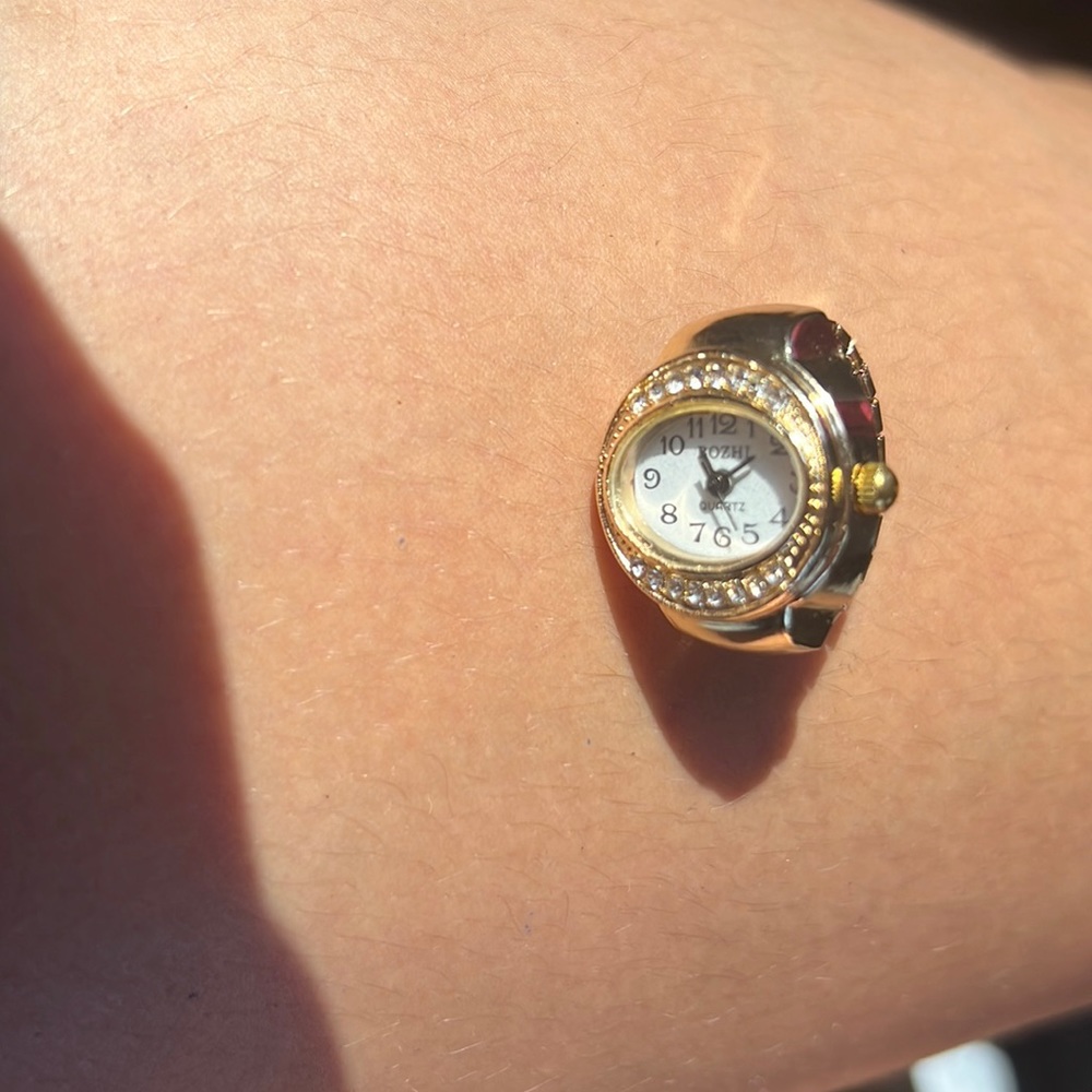 Ring size watch